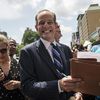 Spitzer Will Pay You $800/Day To Collect Signatures For Him